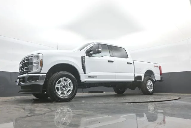 New 2026 Oxford White Ford F-350® XLT image 34