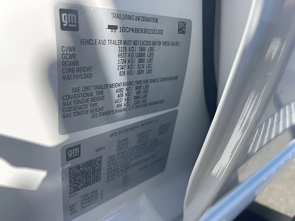 Used 2025 Summit White Chevrolet Custom image 26