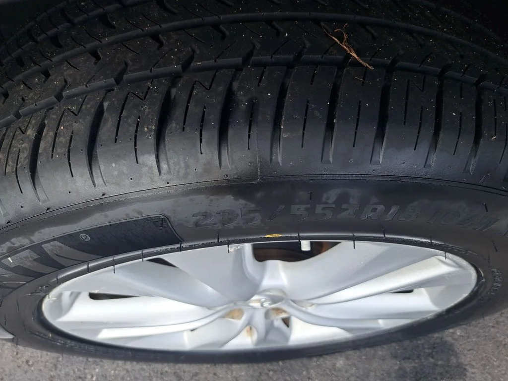 Used 2013 Green Toyota Limited image 43