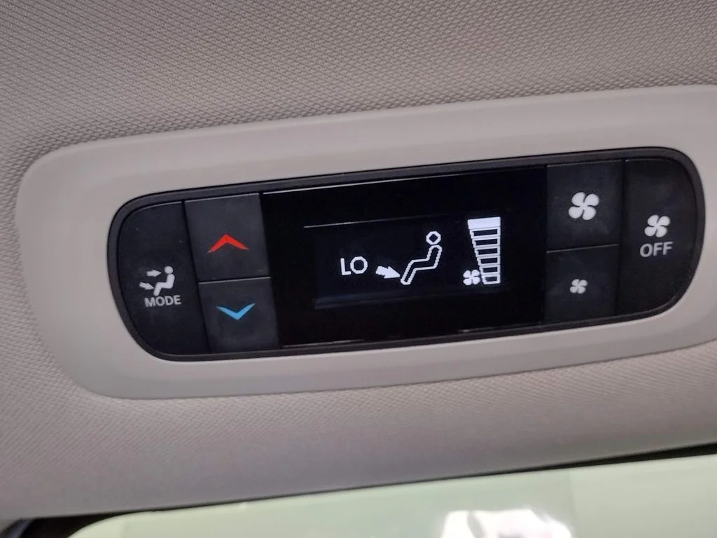 Used 2023 White Chrysler LX image 34