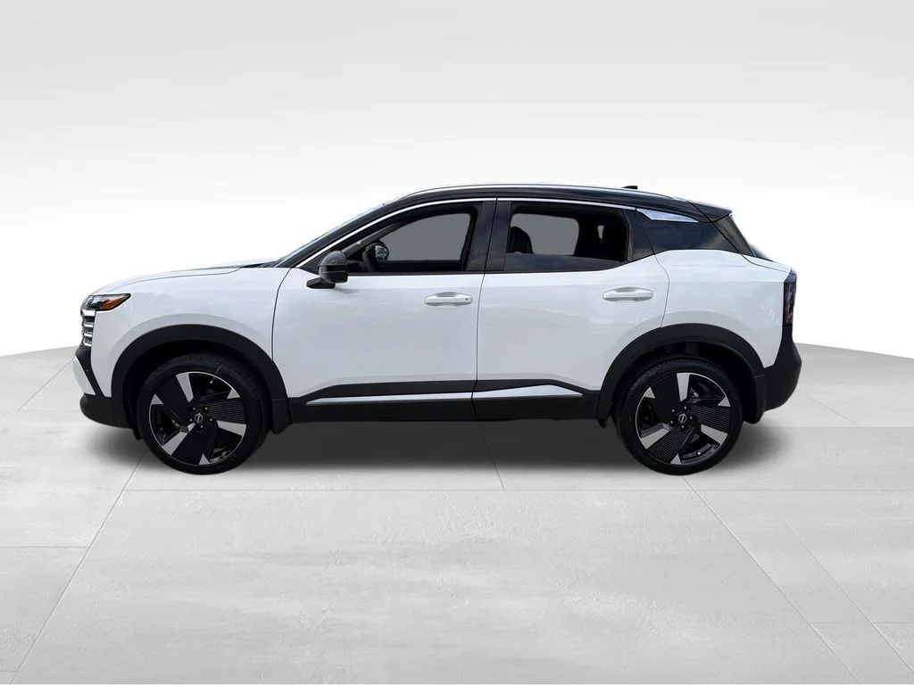 New 2026 White Nissan SR image 4