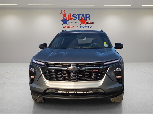 2025 Chevrolet Trax photo 2