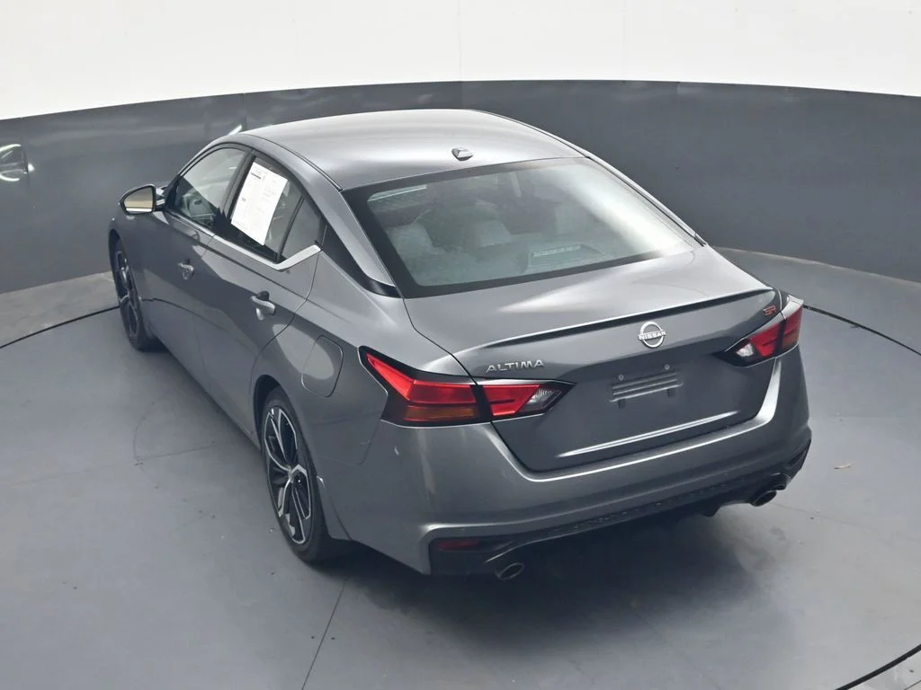 Used 2025 Gray Nissan 2.5 SR image 34