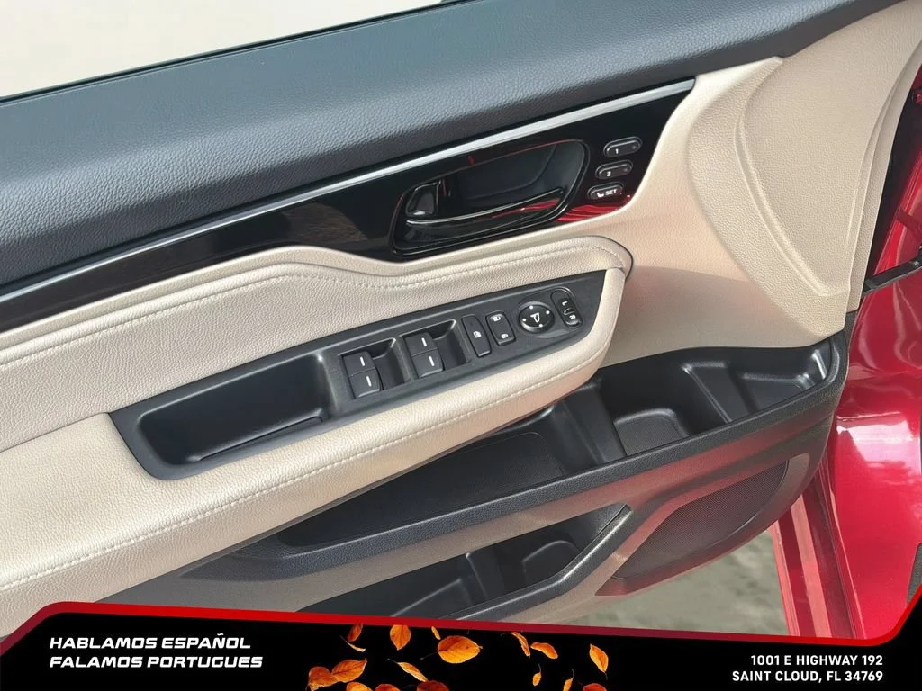 Used 2023 Red Honda Touring image 14