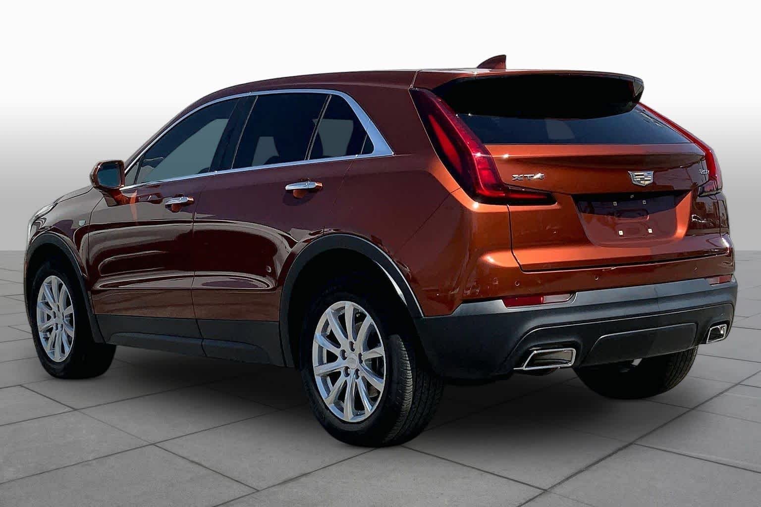 Used 2019 Autumn Metallic Cadillac FWD Luxury image 10