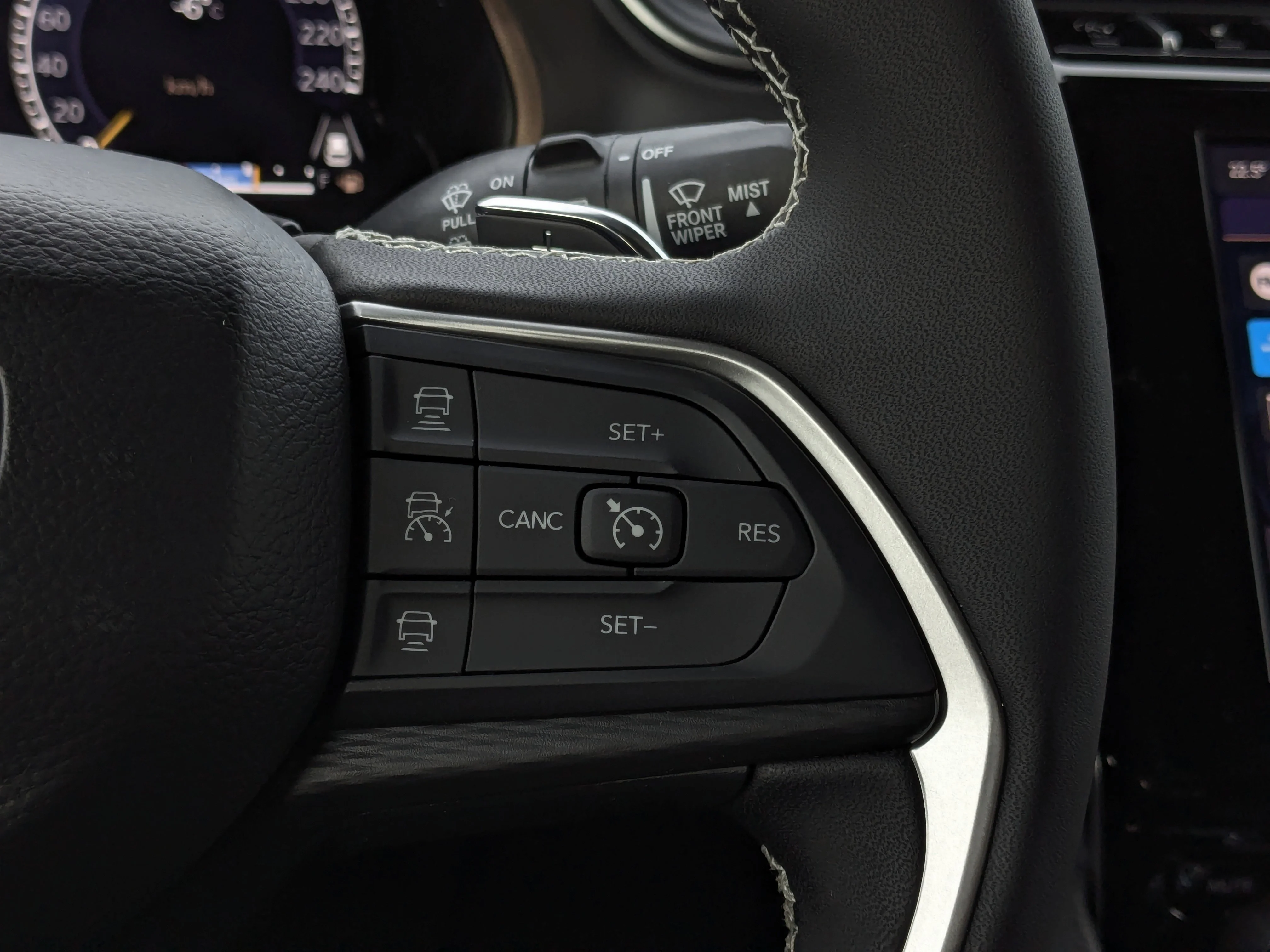 New 2025 Black Jeep Altitude - - Power Liftgate - Wireless Charging - 20 Black Wheels - Remote Start & More image 18