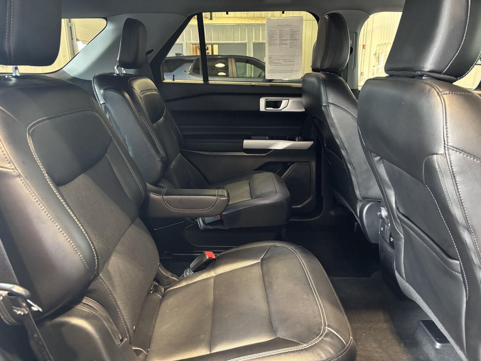 Used 2022 Jewel Red Ford Limited image 44