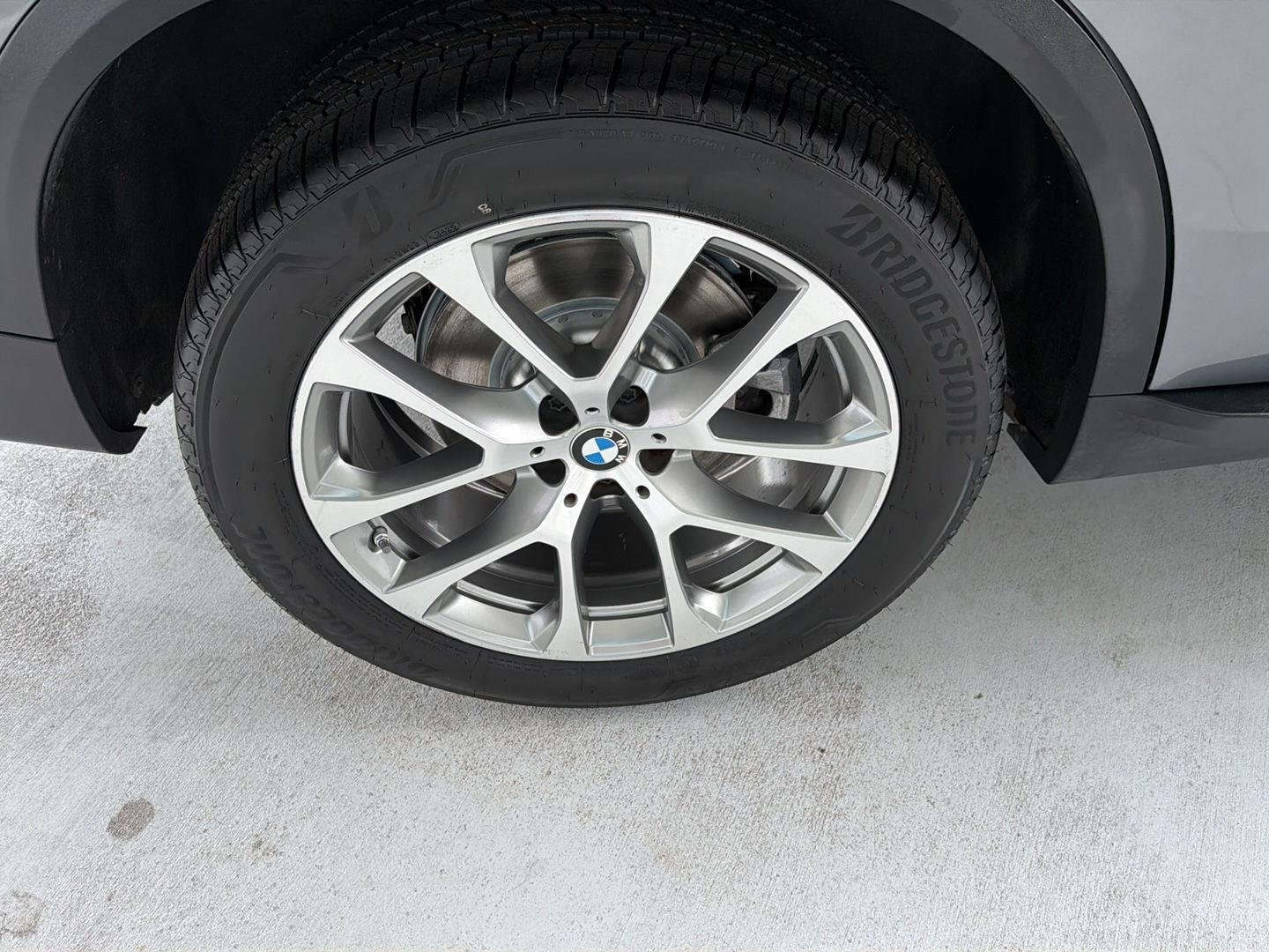 Used 2024 Skyscraper Grey Metallic BMW sDrive40i image 40