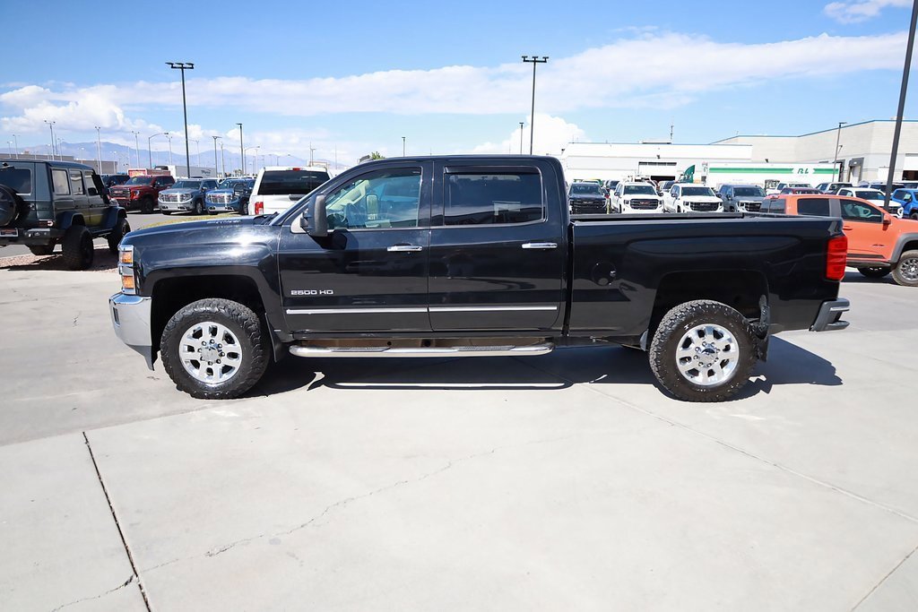 2015 Chevrolet Silverado 2500HD LTZ photo 3