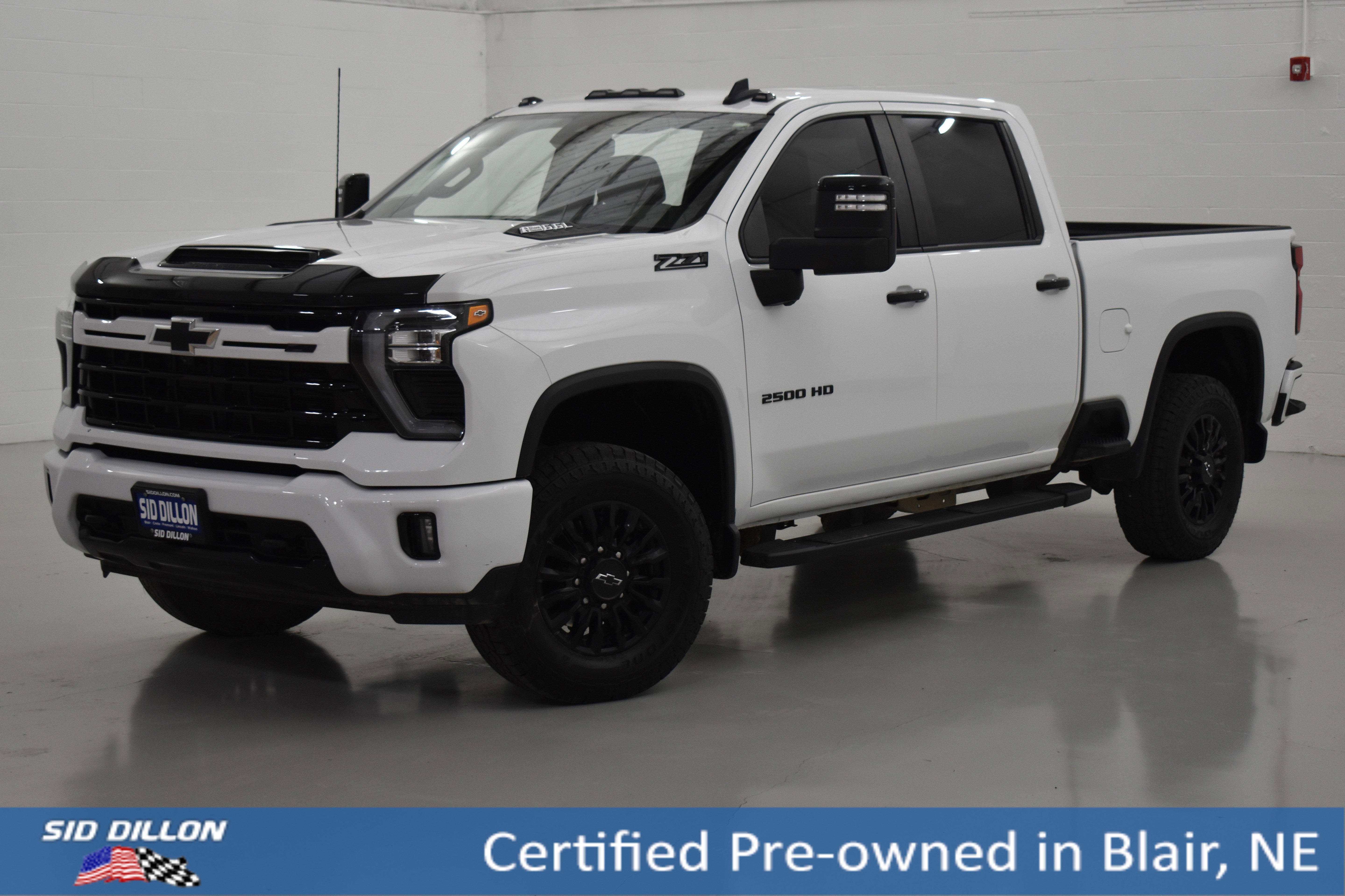 Used 2024 Summit White Chevrolet LT image 1