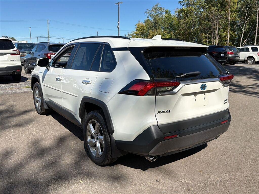 Used 2019 Blizzard Pearl Toyota Limited image 10