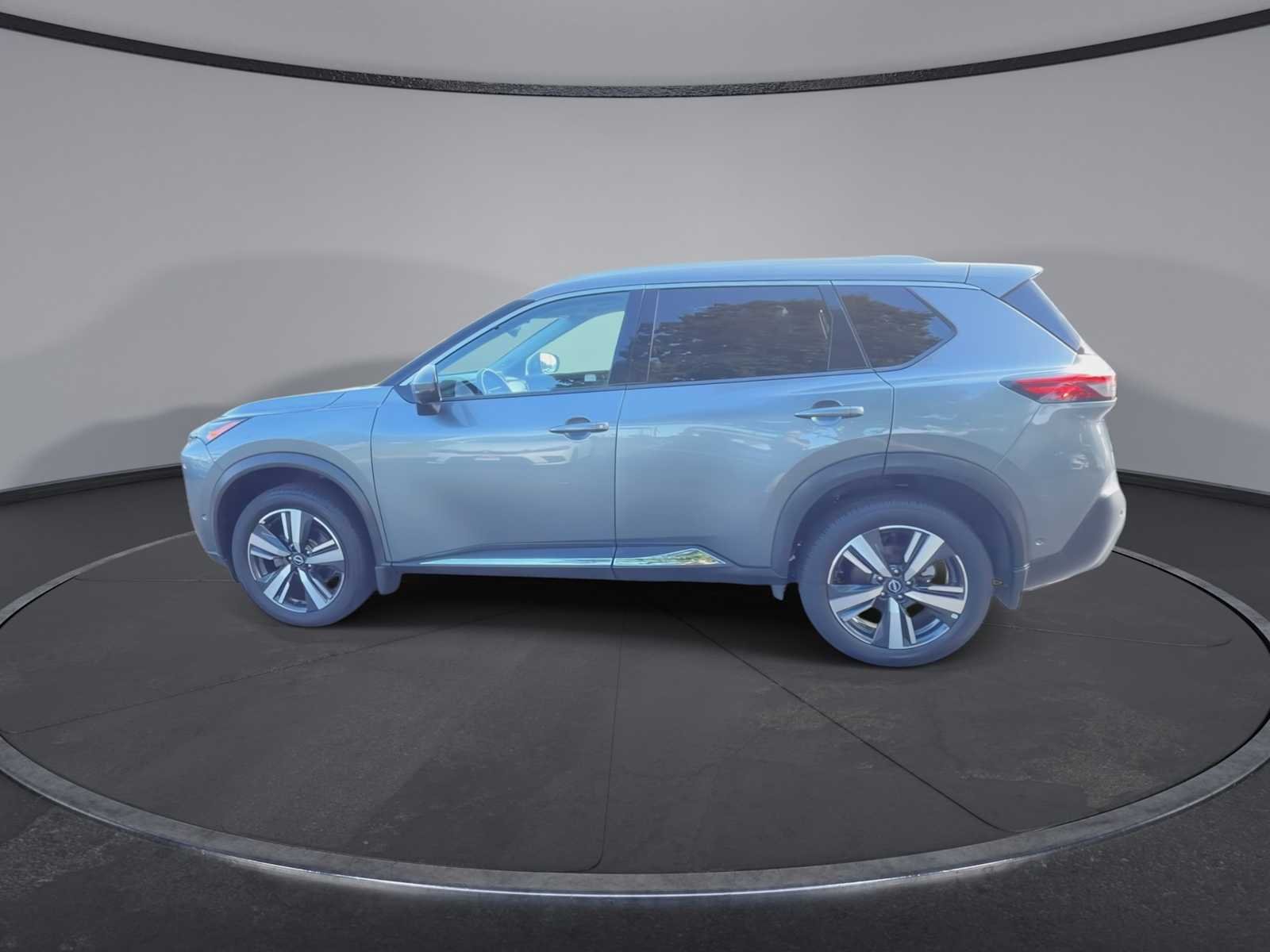 Used 2023 Gun Metallic Nissan SL image 5