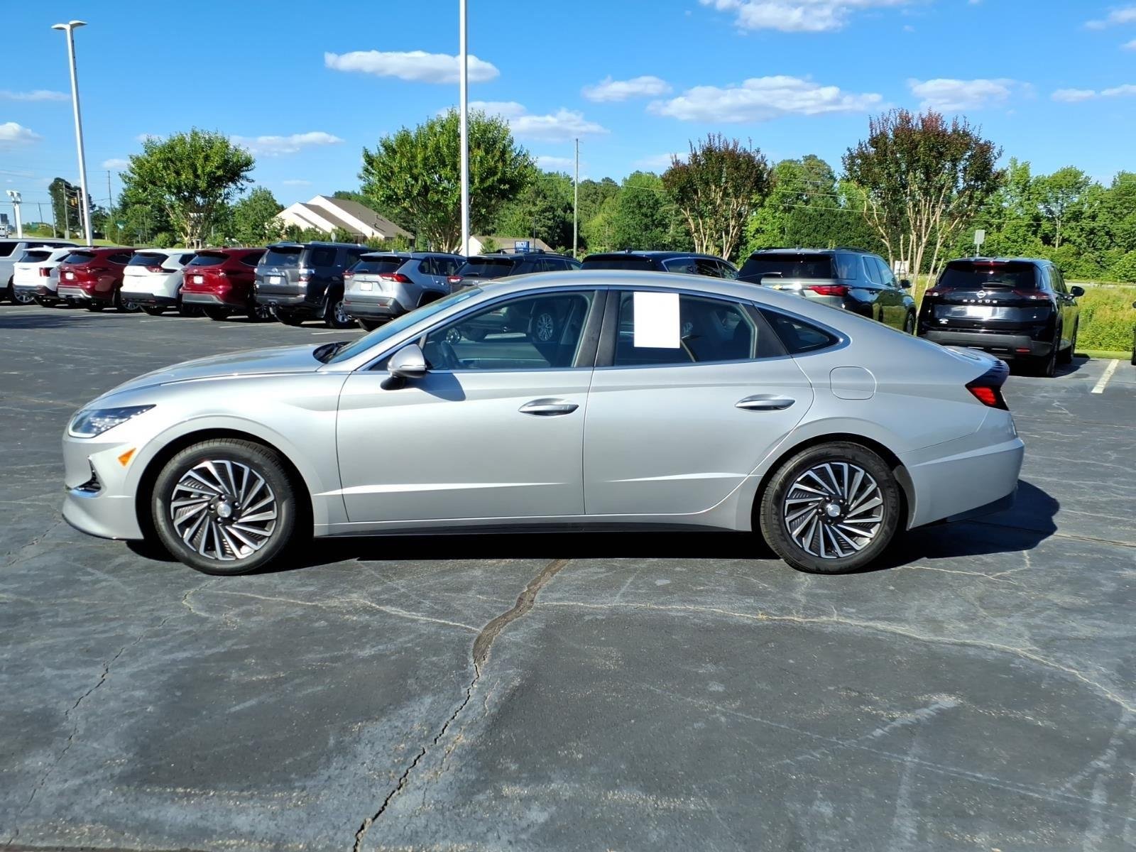Used 2023 Curated Silver Hyundai SEL image 3