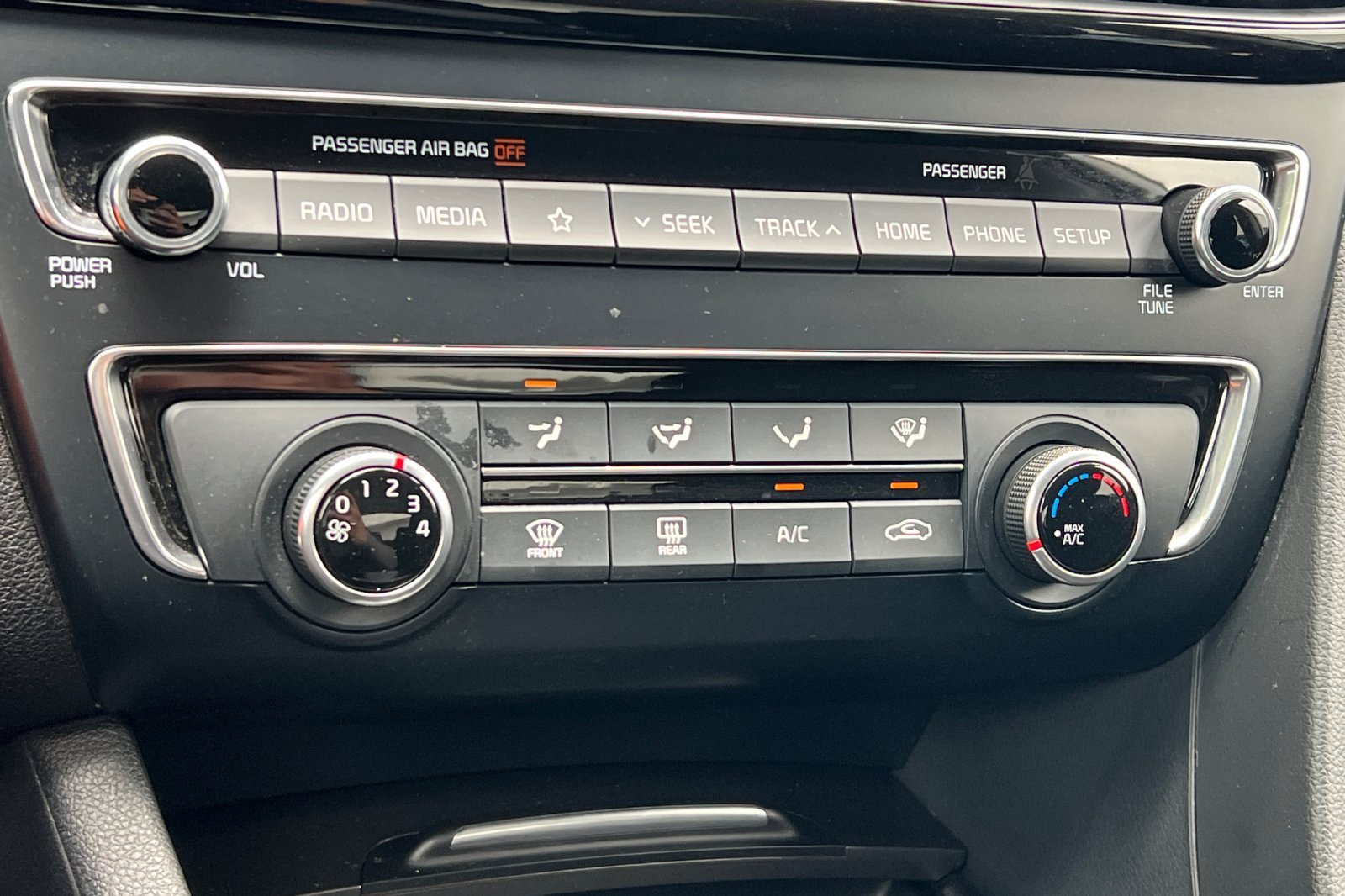 Used 2020 Snow White Pearl Kia LX image 19