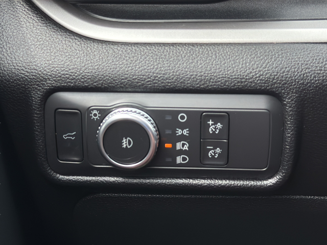 Used 2021 White Ford XLT image 31
