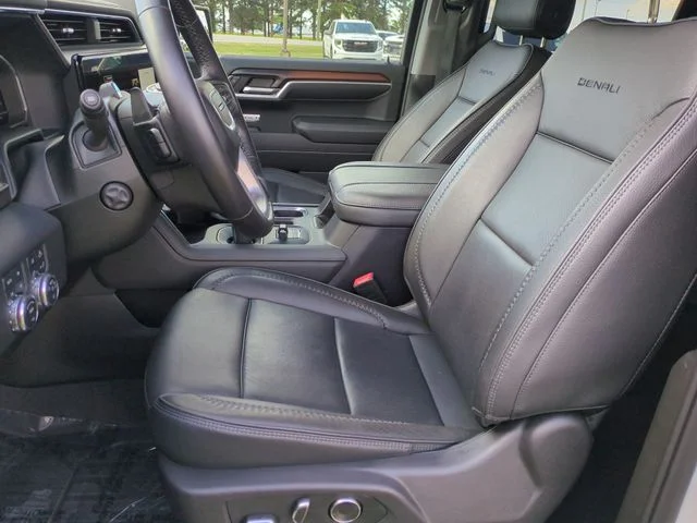 Used 2024 White GMC Denali image 11