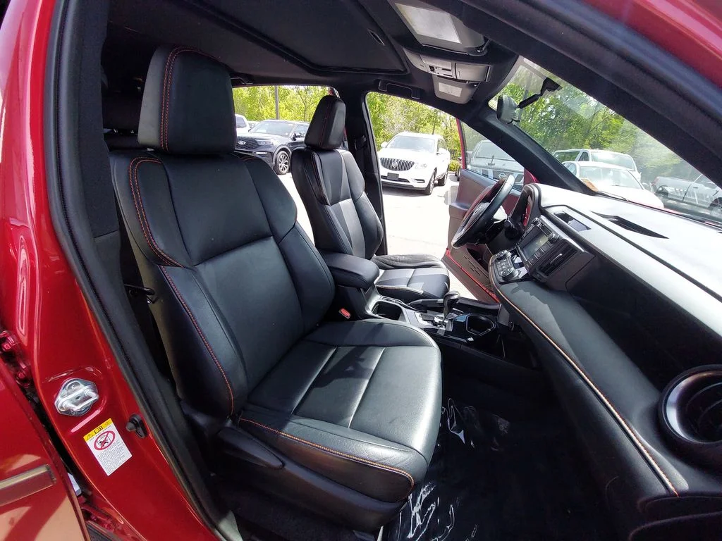 Used 2016 Red Toyota SE image 10