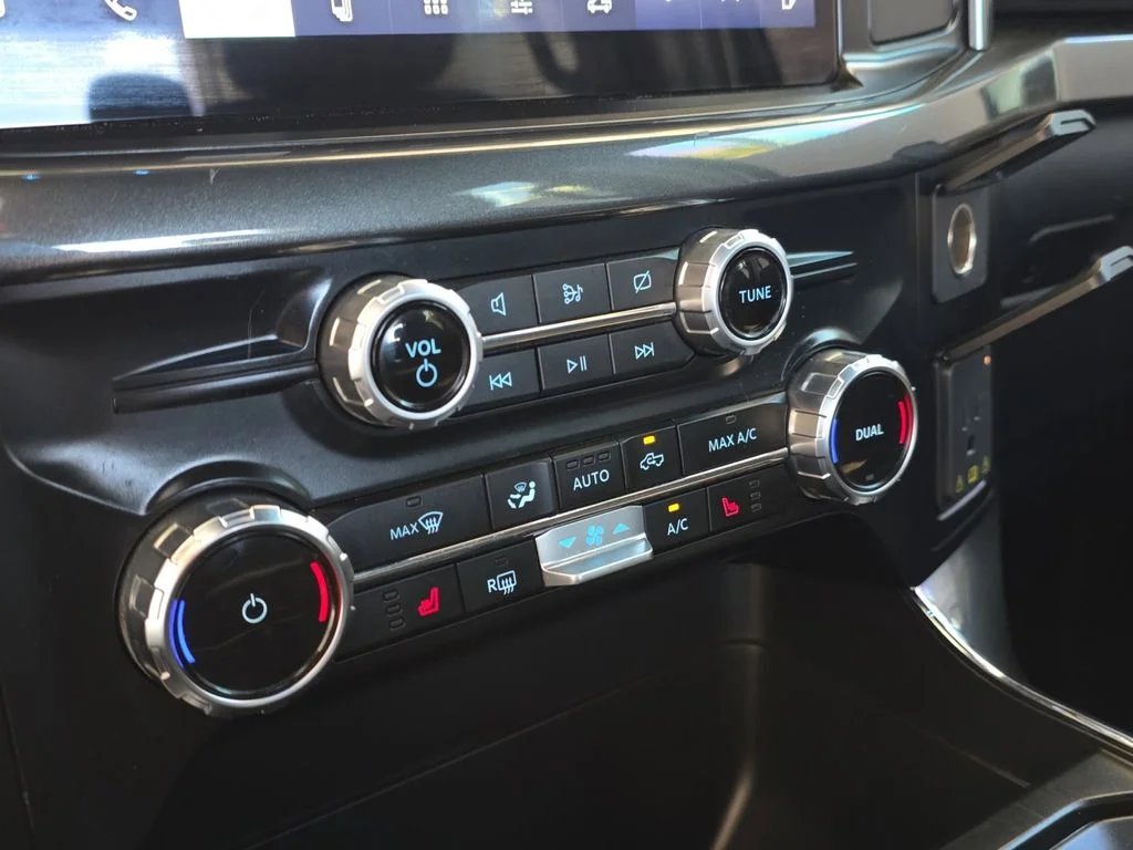 Used 2023 Black Ford XLT image 24