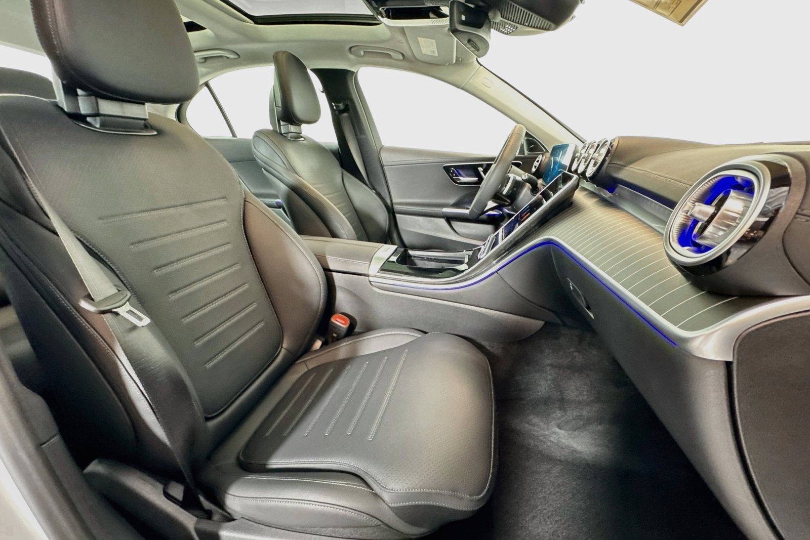 New 2026 Manufaktur Alpine Grey Mercedes-Benz C 300 image 26