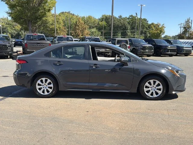 Used 2024  Toyota LE image 13
