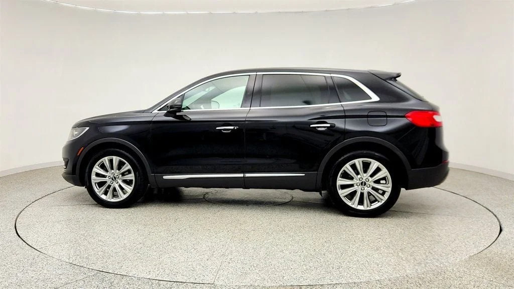 Used 2016 Black Velvet Lincoln AWD 4dr Reserve image 8