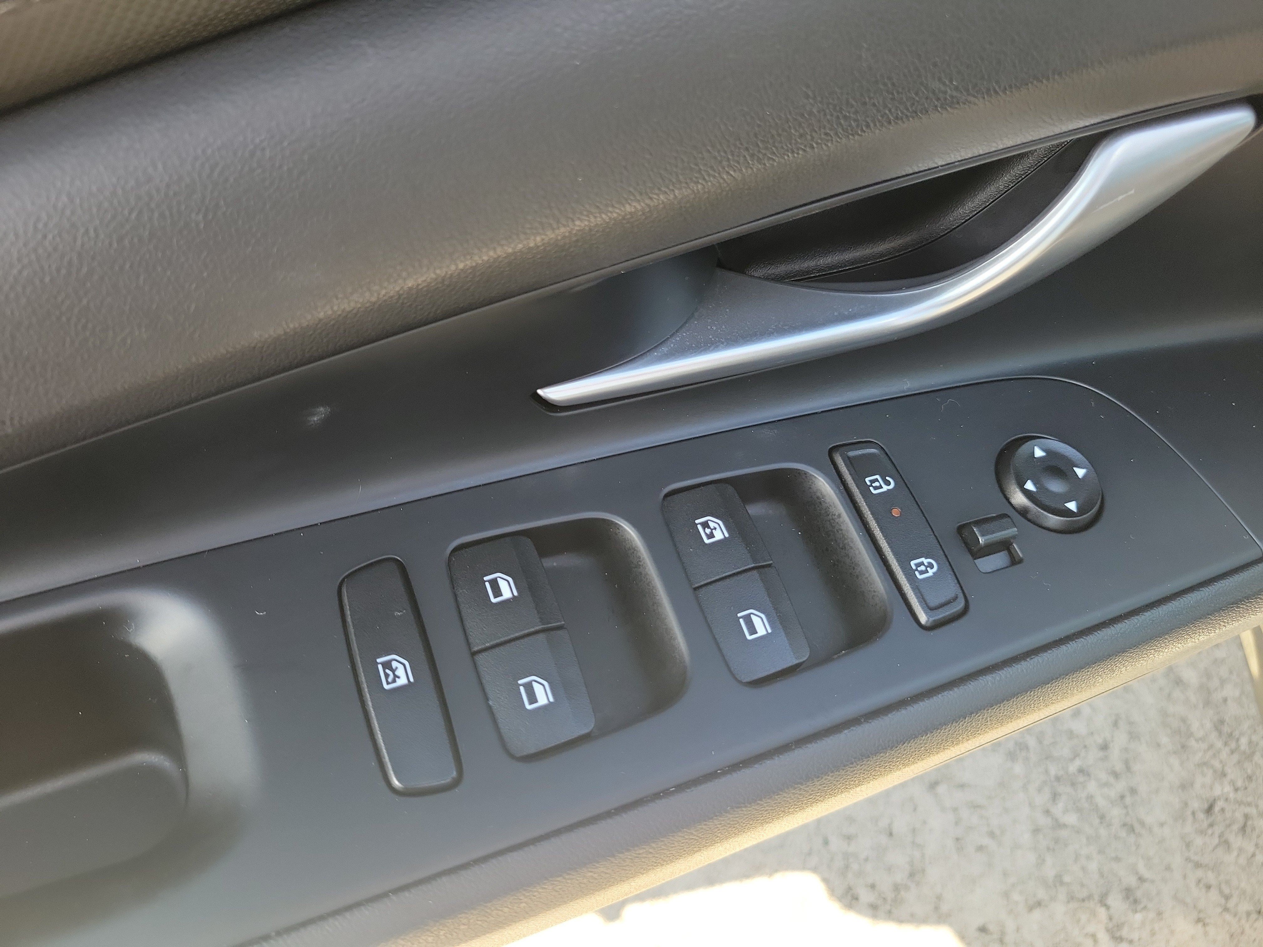 Used 2024 Amazon Gray Hyundai SEL image 19