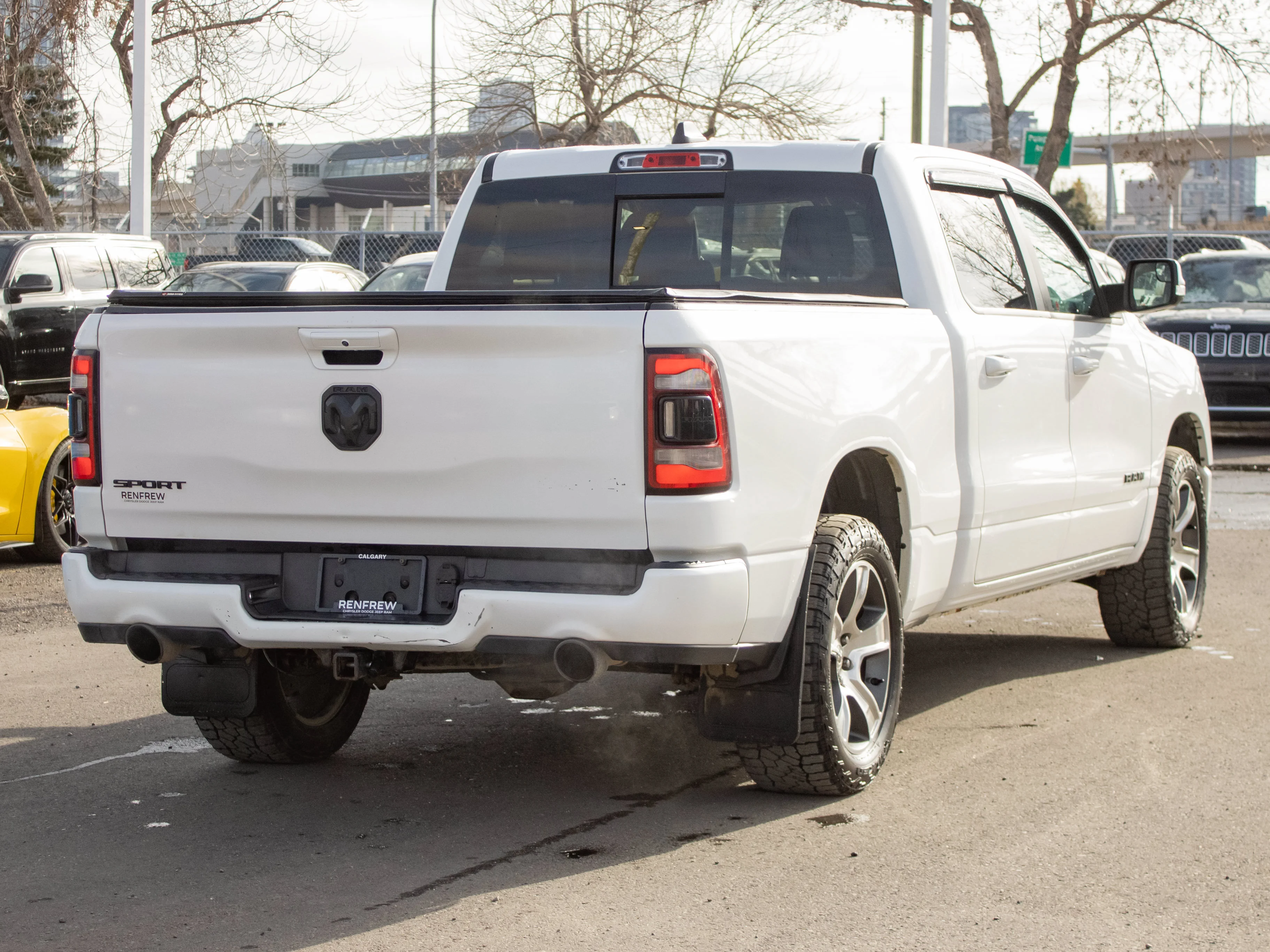 Used 2019 White RAM Sport* Crew Cab 4x4, S&B Cold Air Intake, Heated Seats & Wheel, Tonneau Cover image 16