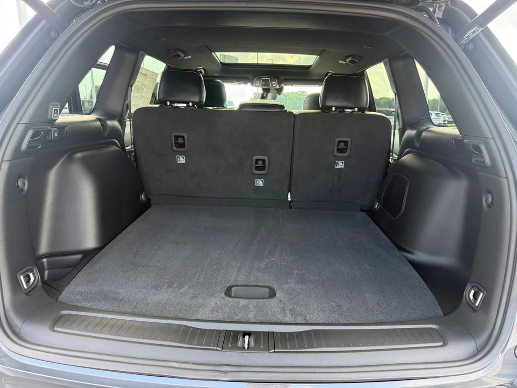 New 2026 Baltic Gray Metallic Clearcoat Jeep Limited image 21
