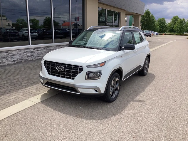 2026 Hyundai VENUE SEL w/Two-Tone Roof