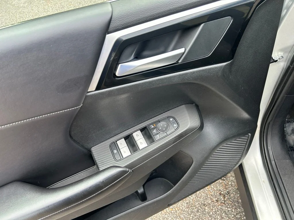 Used 2024 Black Mitsubishi SE image 15