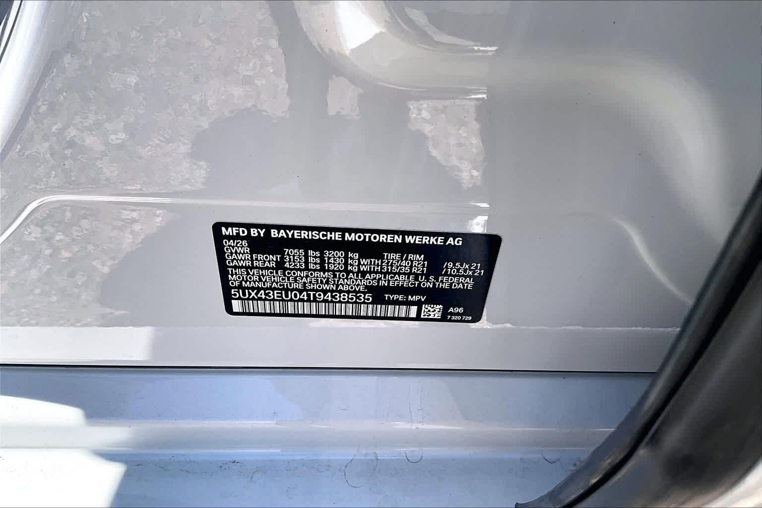 New 2026 Mineral White Metallic BMW xDrive50e image 19