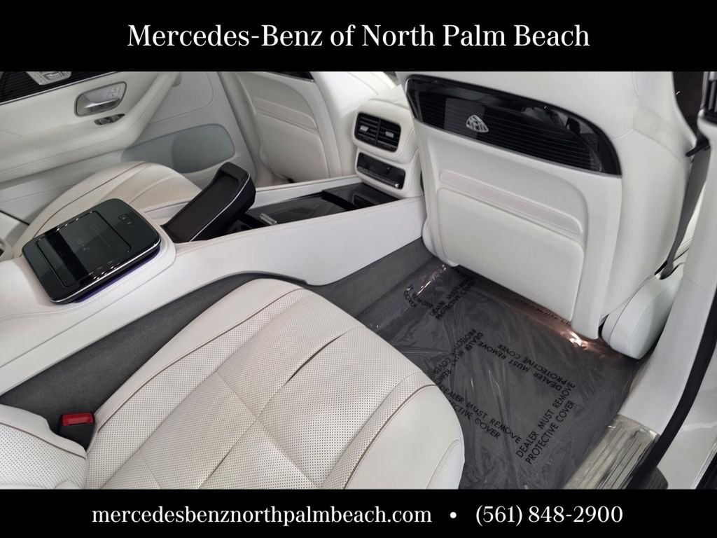 Used 2022 White Mercedes-Benz Maybach GLS 600 image 32