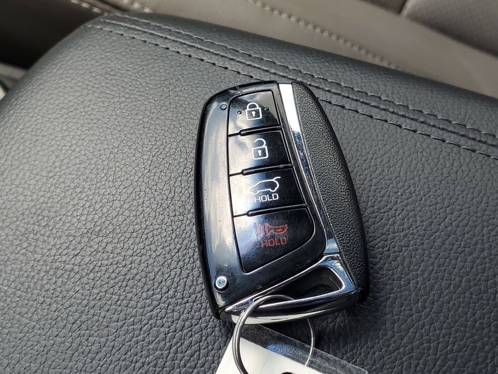 Used 2018 Silver Hyundai Limited Ultimate image 38