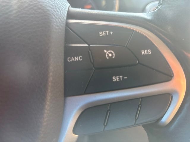 Used 2020 Silver Jeep Laredo E image 10