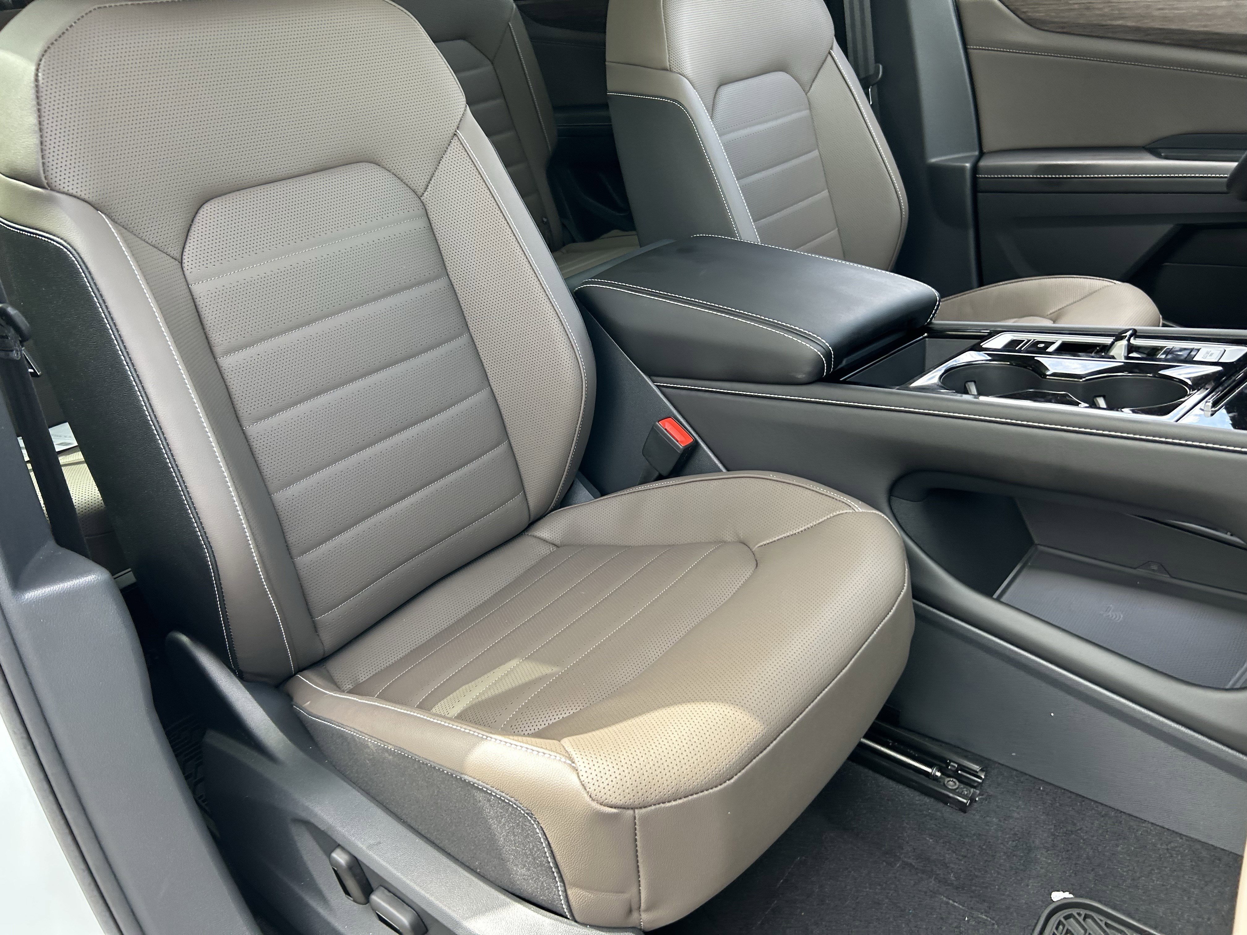 New 2026 Opal White Pearl Volkswagen 2.0T SEL image 6