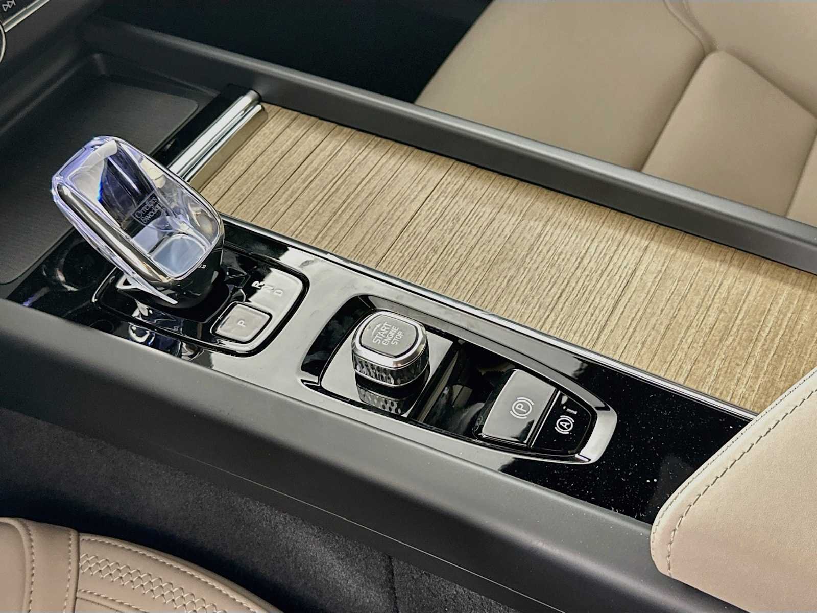 New 2026 Crystal White Volvo Plus image 15
