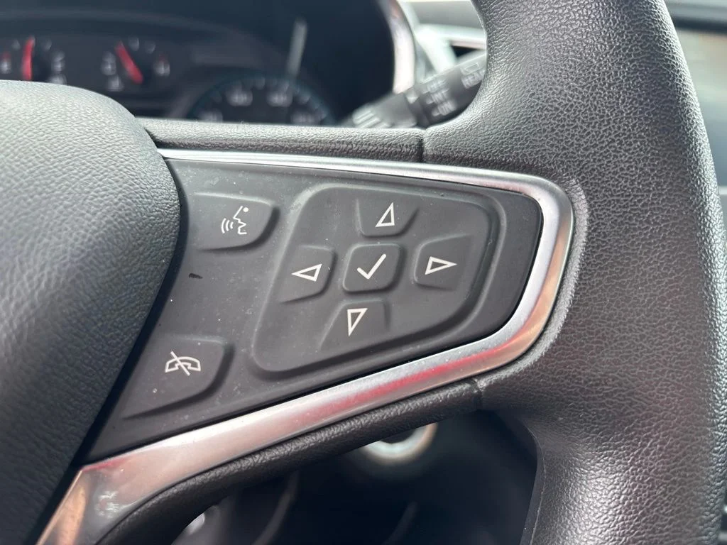 Used 2018 White Chevrolet LT image 21