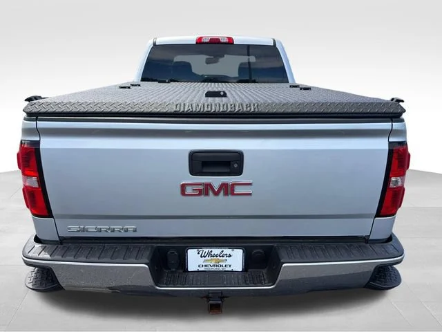 Used 2015 Silver GMC  image 4