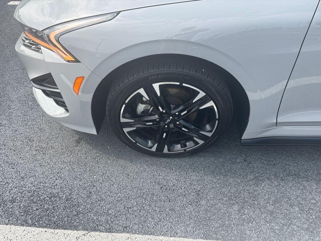 Used 2024 Gray Kia GT-Line image 9