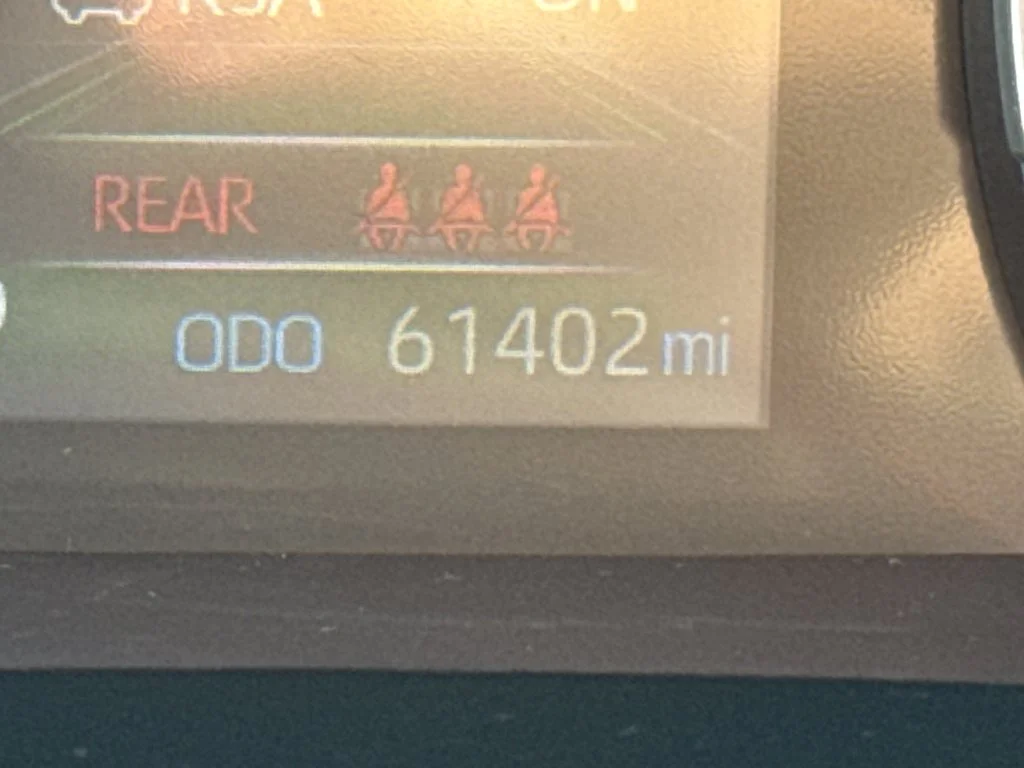 Used 2021 Silver Toyota XLE image 19