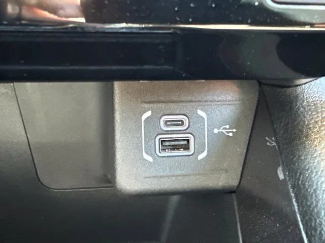 Used 2025 Red Jeep Latitude image 33