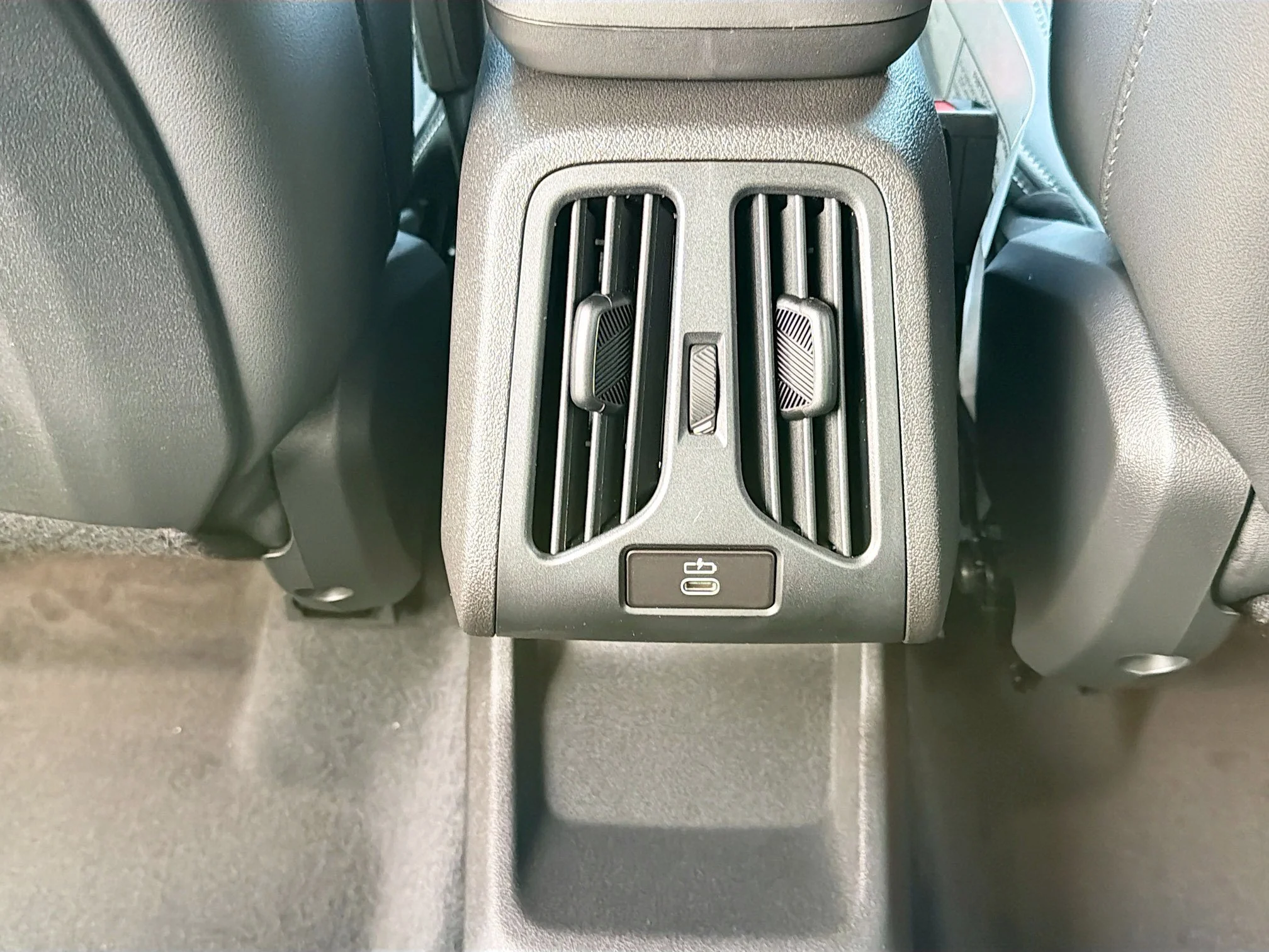 New 2026 Cape York Green Metallic BMW xDrive28i image 19