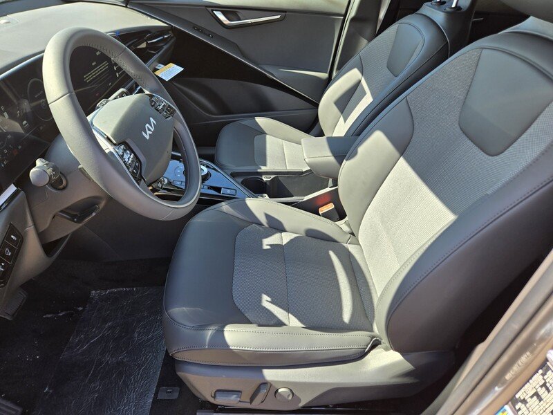 New 2026 Steel Gray Kia WIND image 6