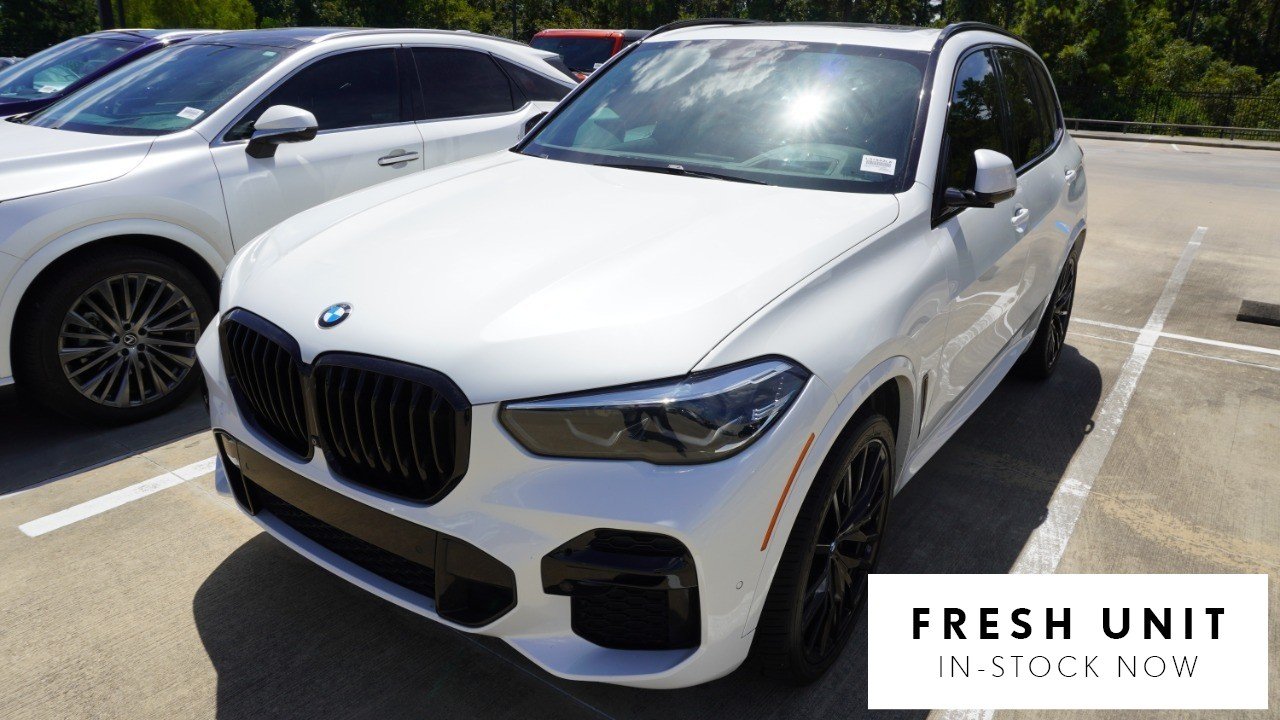 Used 2022 White BMW sDrive40i image 1
