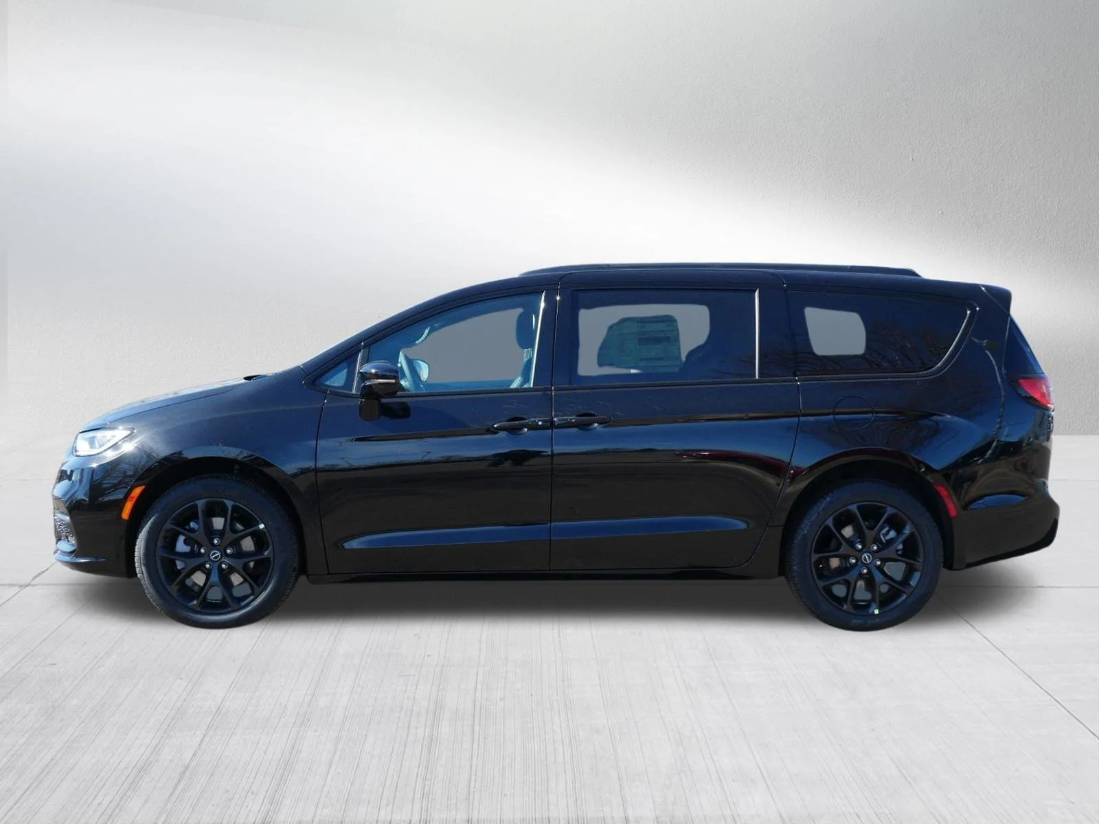 New 2026 Diamond Black Crystal Pearl-Coat Exterior Paint Chrysler Select image 4