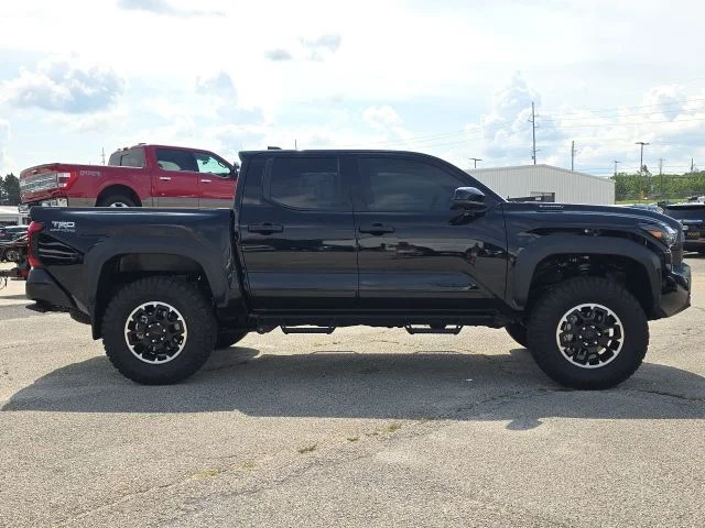 Used 2025  Toyota  image 6