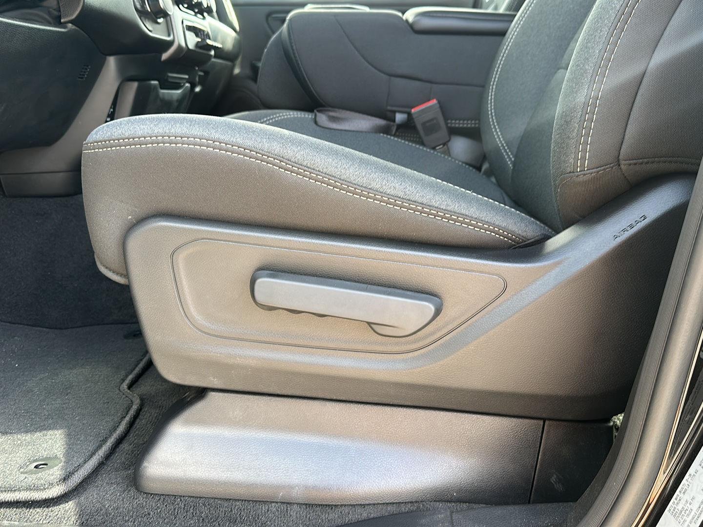 2026 RAM 1500 Express - Photo 13
