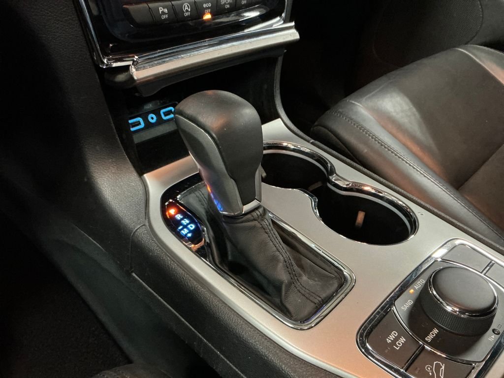 Used 2019 Gray Jeep Limited image 23