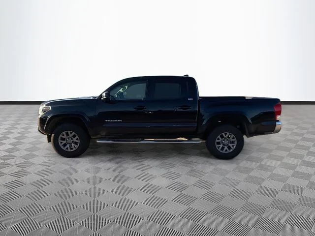 Used 2019 Black Toyota SR5 image 4