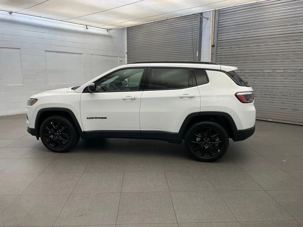 New 2026 White Jeep Latitude image 5